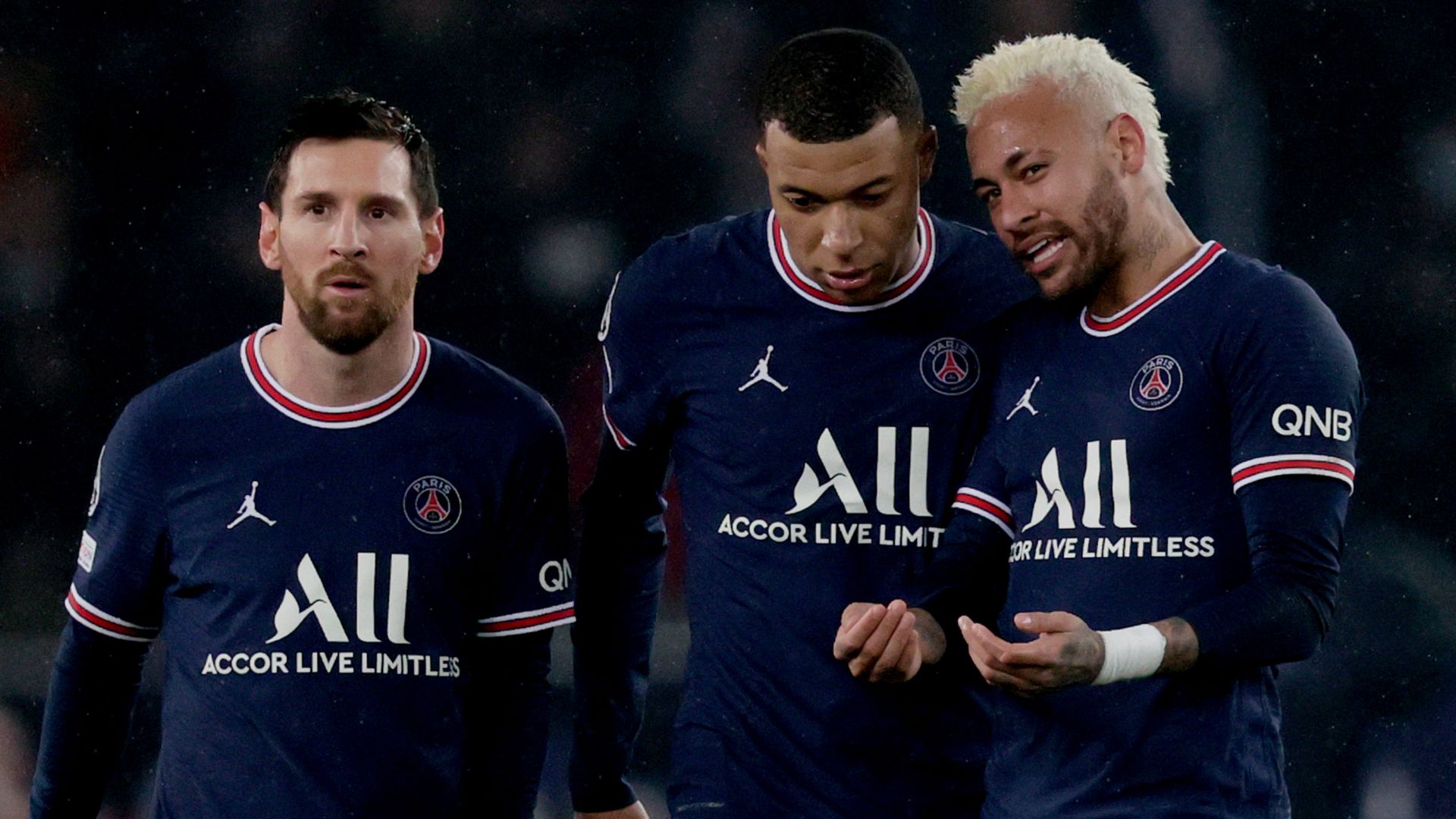 Ligue 1: Ligue 1 là giải đấu bóng đá nổi tiếng của Pháp, với những câu lạc bộ hàng đầu như Paris Saint-Germain, Marseille và Lyon. Xem các hình ảnh về Ligue 1 và gặp gỡ các cầu thủ tài năng của giải đấu này, bạn sẽ được hòa mình trong một không khí cực kỳ sống động và đầy cảm xúc.