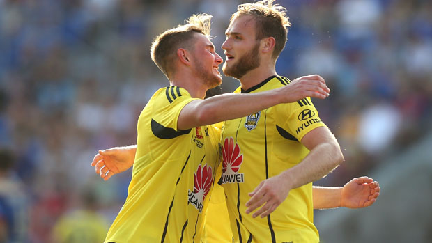 Hamish Watson has signed a one-year deal with Wellington Phoenix.
