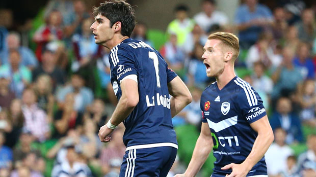 Victory midfielders Gui Finkler and Oliver Bozanic.