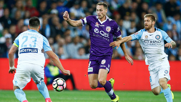 Rostyn Griffiths on the ball in Glory's 2-0 Elimination Final with over Melbourne City.